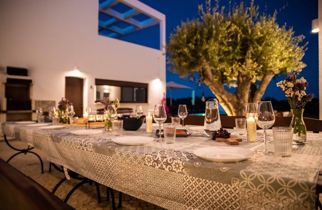 Villa Joia - Stunning house, heated pool, weddings