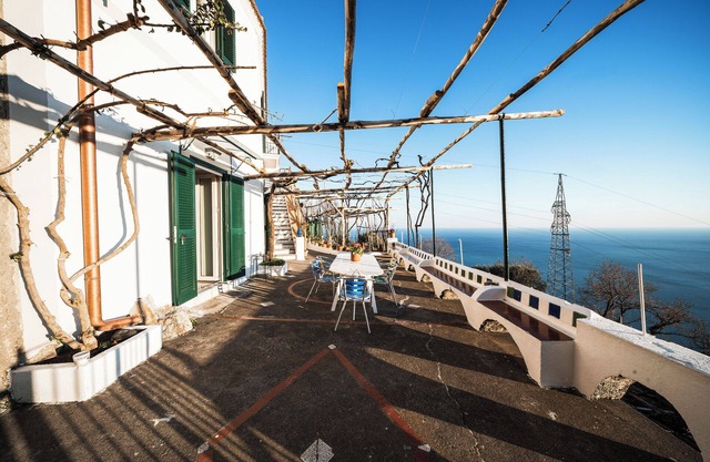 Villa just minutes from the magnificent landscapes of the Amalfi Coast