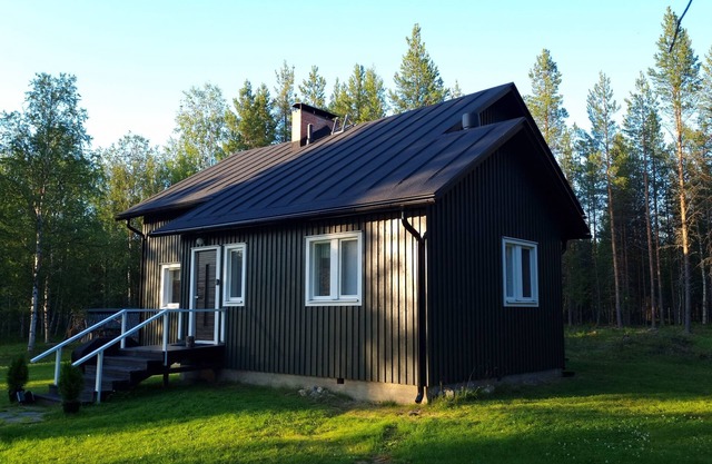 Villa Kaikuranta Inarinjärven rannalla