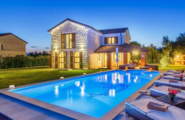 Villa KAMENICA with outdoor and indoor pool and a sauna