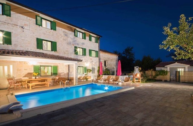 Villa Karla with private pool near Pula