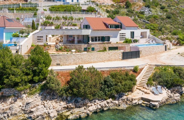 Villa Katarina - Five Bedroom Villa, Sleeps 10
