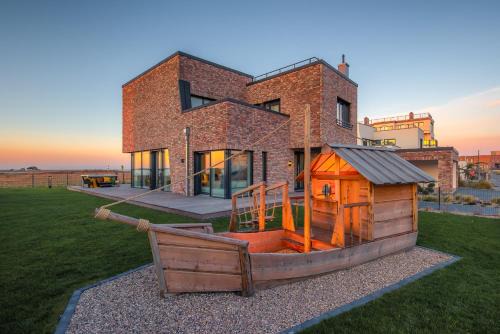 Villa King Erste Lage, Dachterrasse, Meerblick, Carport, Kamin, Sauna, Terrasse, Aussenrolllaeden