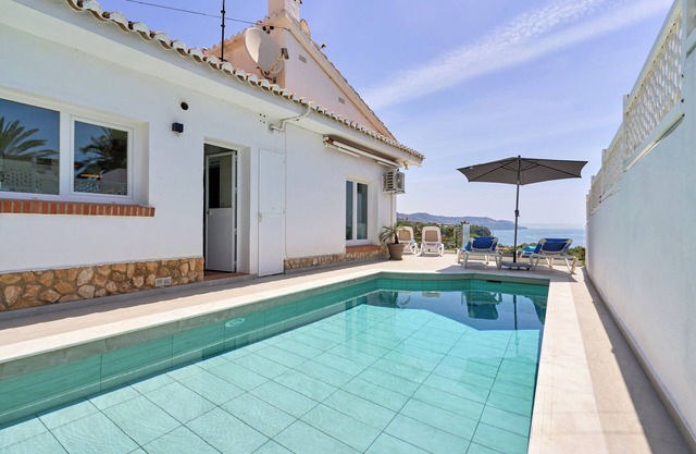 Villa 'La Chinita' with Sea & Mountain View, Pool and Wi-Fi