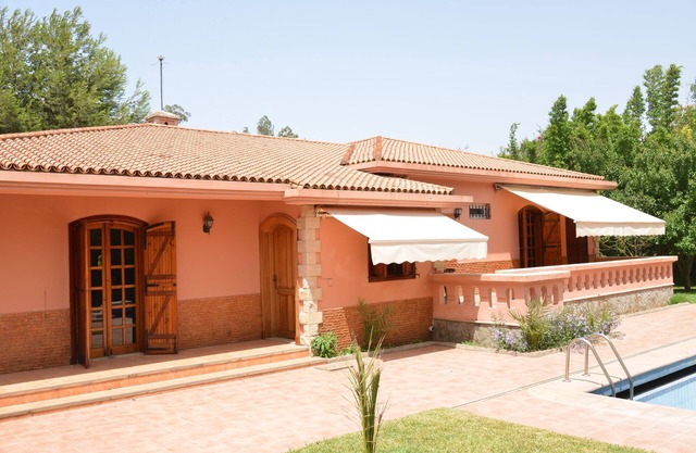 Villa La Rose Casablanca, calm nature getaway on the Bouskoura Forest