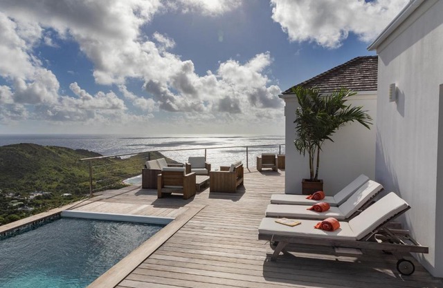 Villa La Vue - Stunning view & heated pool