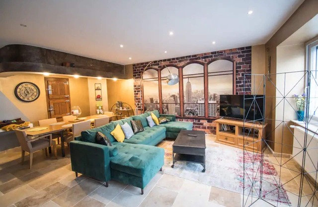 Villa 'Les Dames Du Pont' with Private Terrace and Wi-Fi
