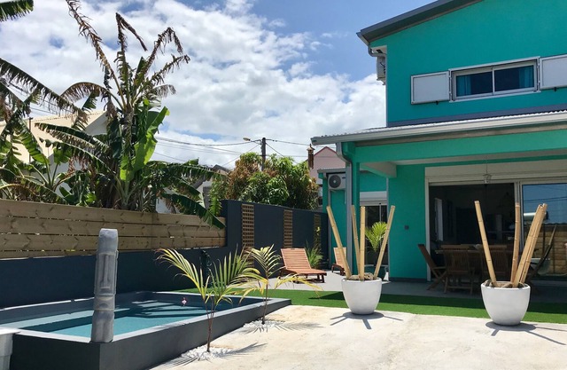 Villa "Les Ti’ Pêcheurs "with swimming pool close to Terre Sainte beach