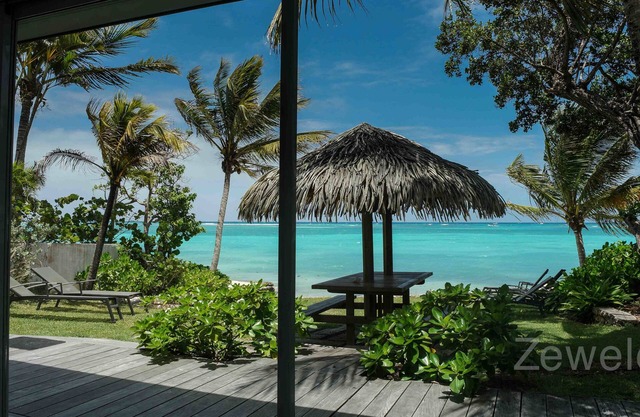 Villa Liléa on the lagoon, private beach and exceptional view