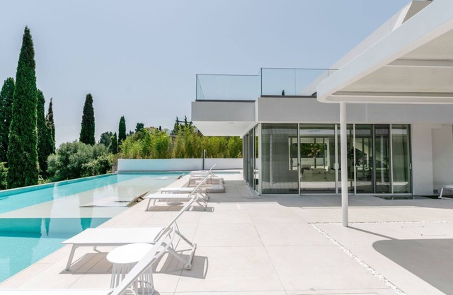 Villa Loretta - Seven Bedroom Villa, Sleeps 14