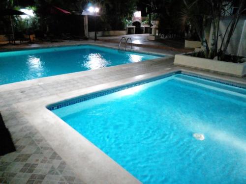 Villa Los Almendros - 2 private pools tennis pickle ball
