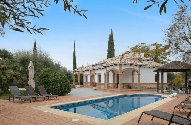 Villa 'Los Mellizos' with Private Pool, Wi-Fi and Air Conditioning