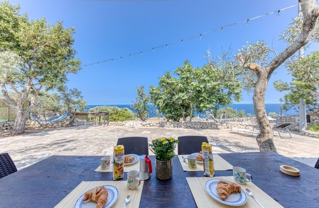 Villa 'Lu Munte' with Sea View, Wi-Fi and Air Conditioning