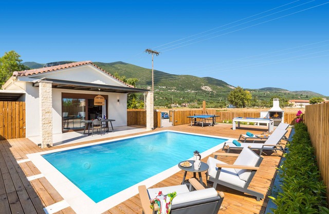 Villa Maira Azalea by Villa Plus