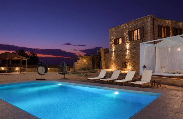 Villa Malaxa and Suites