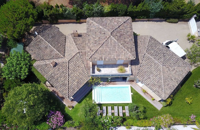 Villa Mamatai: the charm of a 4-star bastide 350m from the beach!