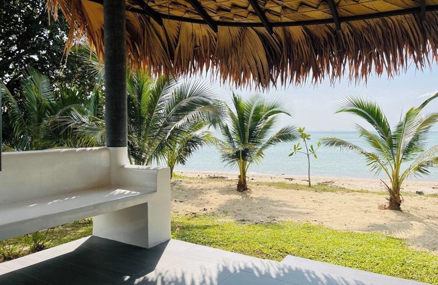 Villa Mara - Beachfront Sunset from our Cosy Home