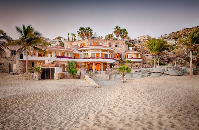 Villa Marcella - Beachfront Villa