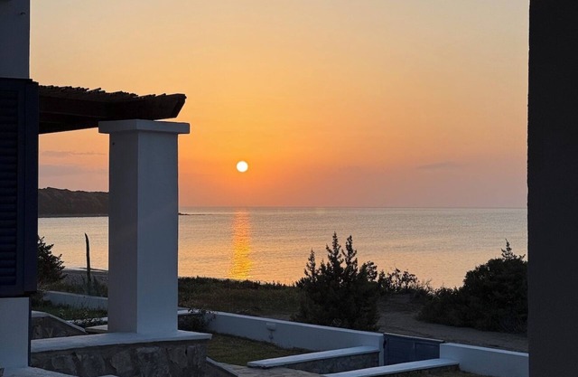 Villa Mare Mio – Beachfront, newly rennovated, 3 bedroom