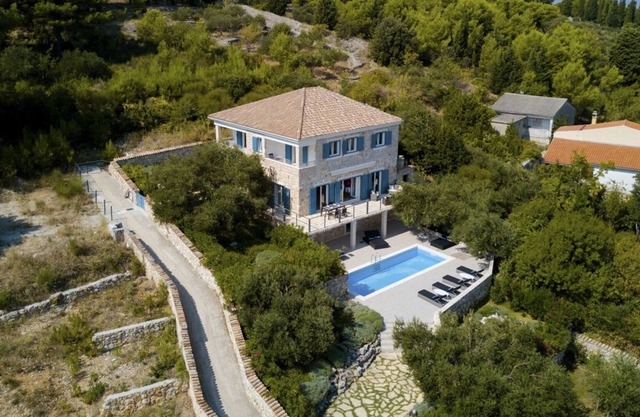 Villa Mariella - Five Bedroom Villa, Sleeps 10