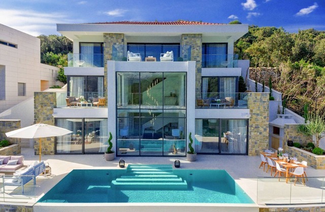 Villa Marinella - Four Bedroom Villa, Sleeps 8