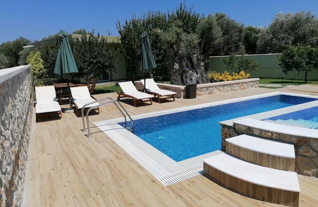 Villa MATA - 600m² with Private Pool and Jacuzzi