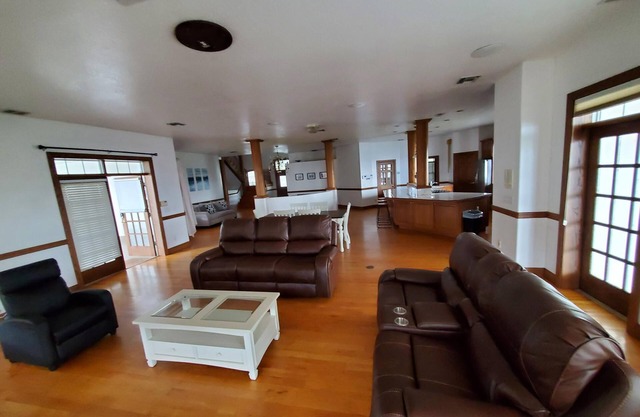 Villa Melbourne inter-coastal, heated Pool, 2 floors 7br and 6000 sq ft
