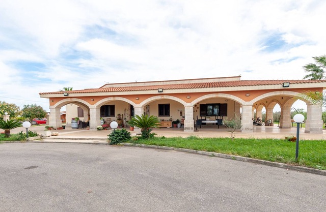 Villa "Melograno" with Shared Pool & Wi-Fi