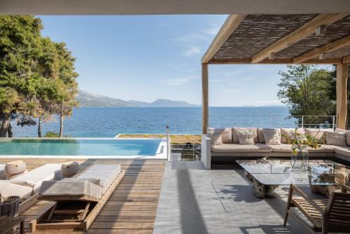 Villa Mia Terra Stunning Beachfront Villa