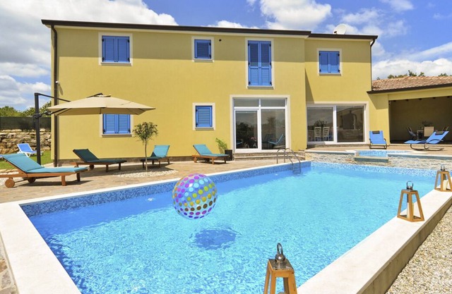 Villa Mirjana - Six Bedroom Villa, Sleeps 12