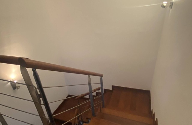 Villa Moderna con Piscina Interior