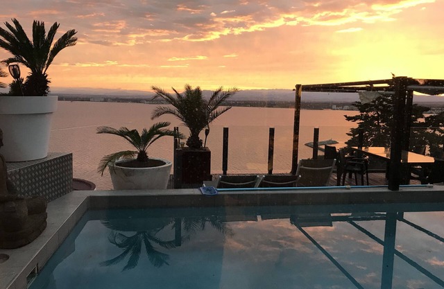 Villa Moderne Avec vue Extraordinaire sur Baie de Roses