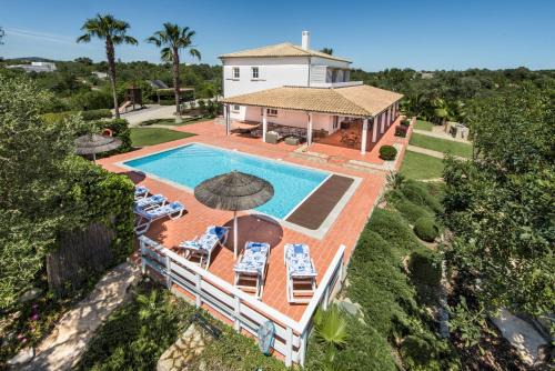 VILLA MONTE PARDAL w/Heated Pool in Natural Park