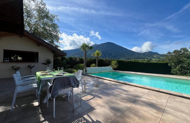 VILLA near Geneva - Chamonix close to the ski slopes
