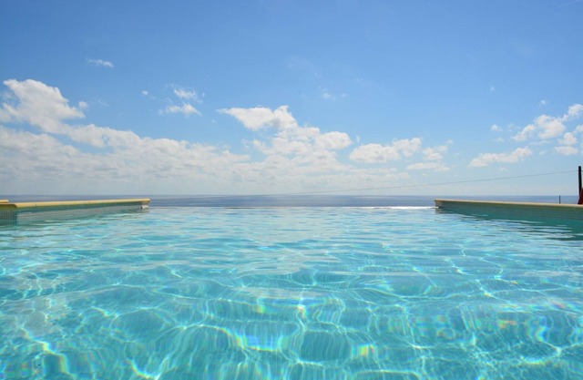 Villa Nemo, Liguria, perfect sea view and private pool, 5 minutes to the beach