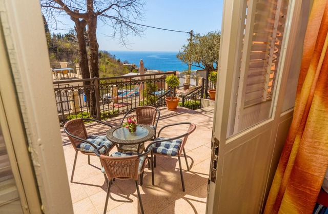 Villa Nena - Studio Apartment With Sea View In Peaceful Area AP2