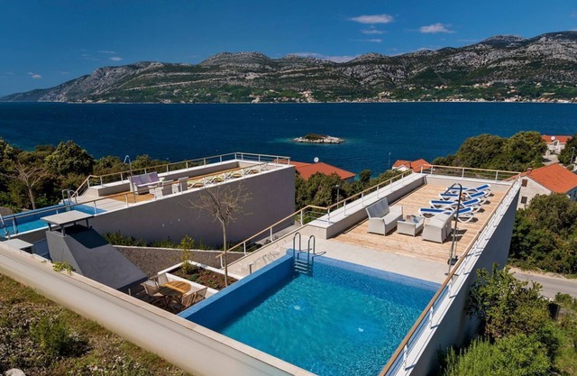 Villa Nevaeh - Three Bedroom Villa, Sleeps 6