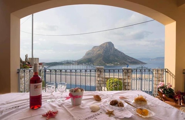 VILLA NEXT TO THE SEA!