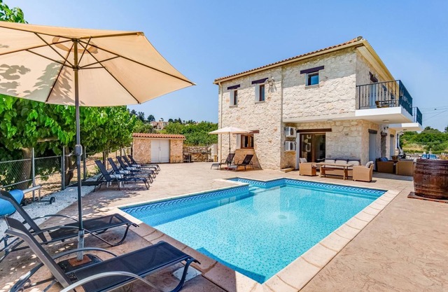 Villa Nikolina by Ezoria Villas in Drouseia