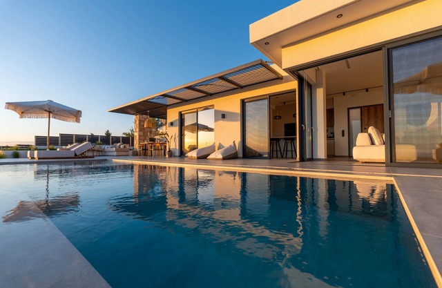 Villa 'Nimbus Villas' with Sea View, Wi-Fi and Air Conditioning