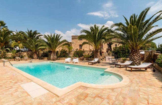 VILLA NISCEMI vicino Piazza Armerina e Caltagirone