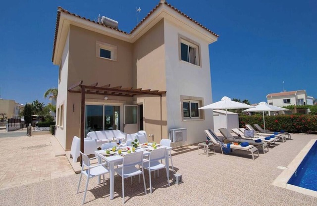 Villa Oceania 21 is located away from the hustle and bustle of nearby Ayia Napa