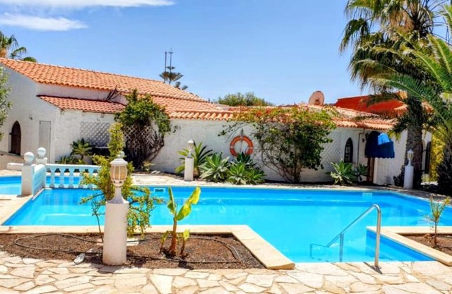 Villa Océano with private heated pool, aircon and Seaview