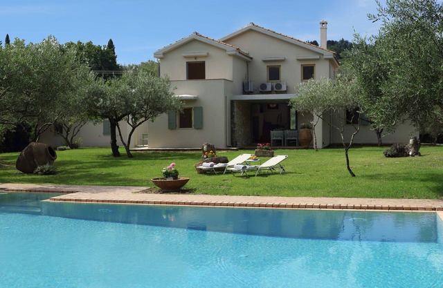 Villa Olive Corfu - 3 Bedrooms with private pool