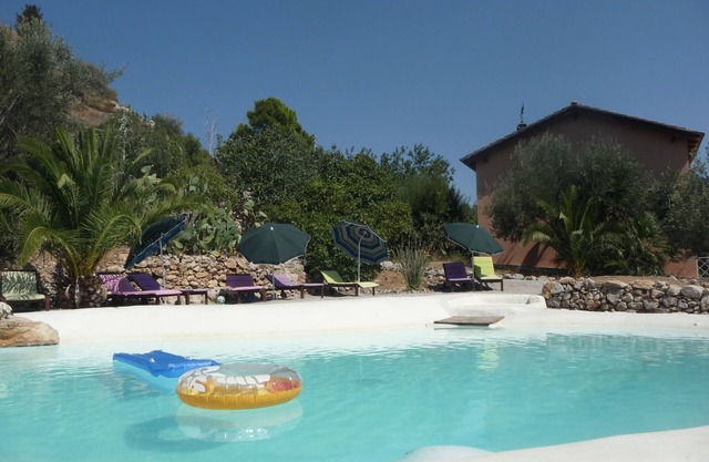 Villa Paladino Solunto: a romantic paradise among sea,archaeology,sun and nature