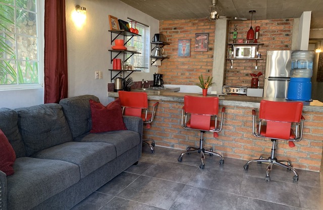 Villa Palmas, 20% Reduce rates for 2024, Cozy Apt. only 3 blocks from the beach