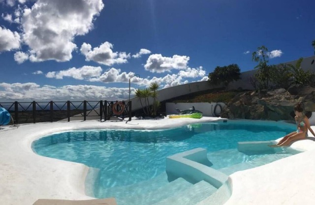 Villa Papaz - cosy, spacious, sea view, pool