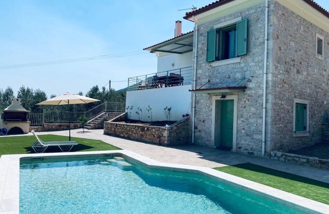 Villa Pasithea: Family-Friendly Seaside Bliss in the Heart of the Peloponnese!
