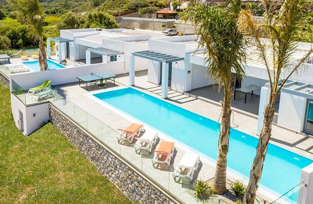 Villa Pefko - Three Bedroom Villa, Sleeps 6