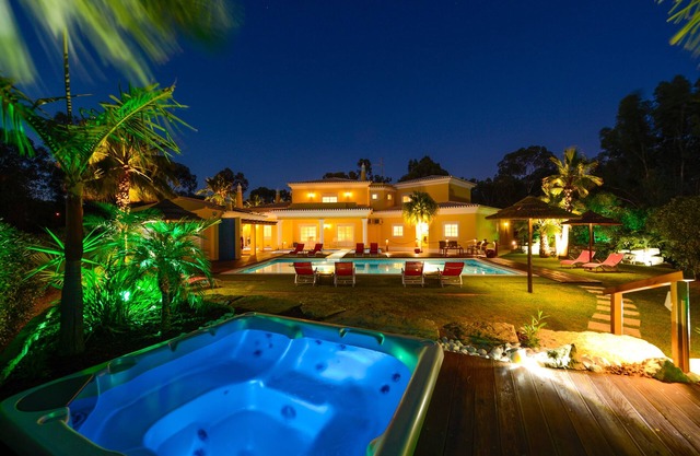 Villa Penina Gardens Heated Pool, Jacuzzi, Cinema, GYM, Games and Gardens